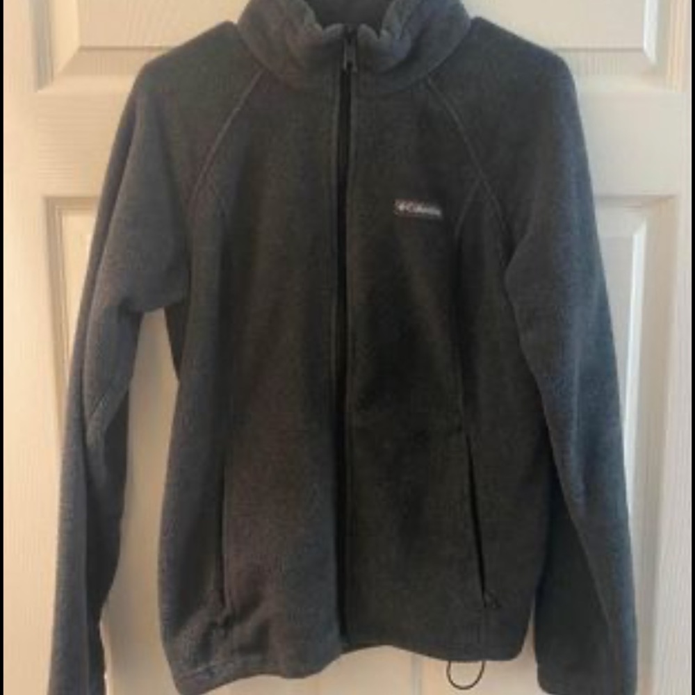 Woman’s Columbia jacket-size medium. Smoke free home. Basically brand new